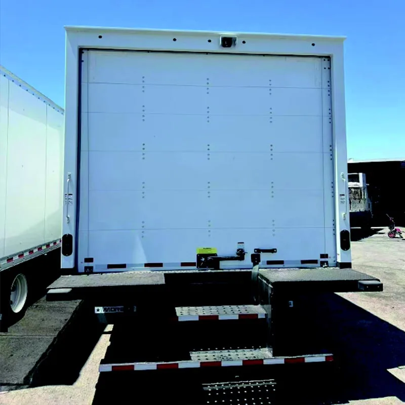 Подвижна врата за камион микробус